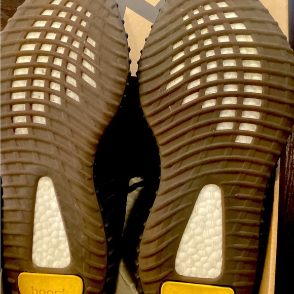 ADIDAS YEEZY BOOST 350 V2 CINDER W/ ORIGINAL BOX EXCELLENT CONDITION main image 10
